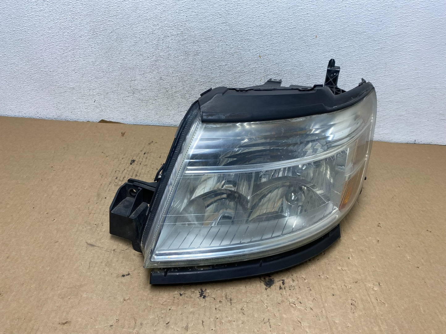 2008 to 2009 Ford Taurus Left Driver LH Side Halogen Headlight AG2373 DW2