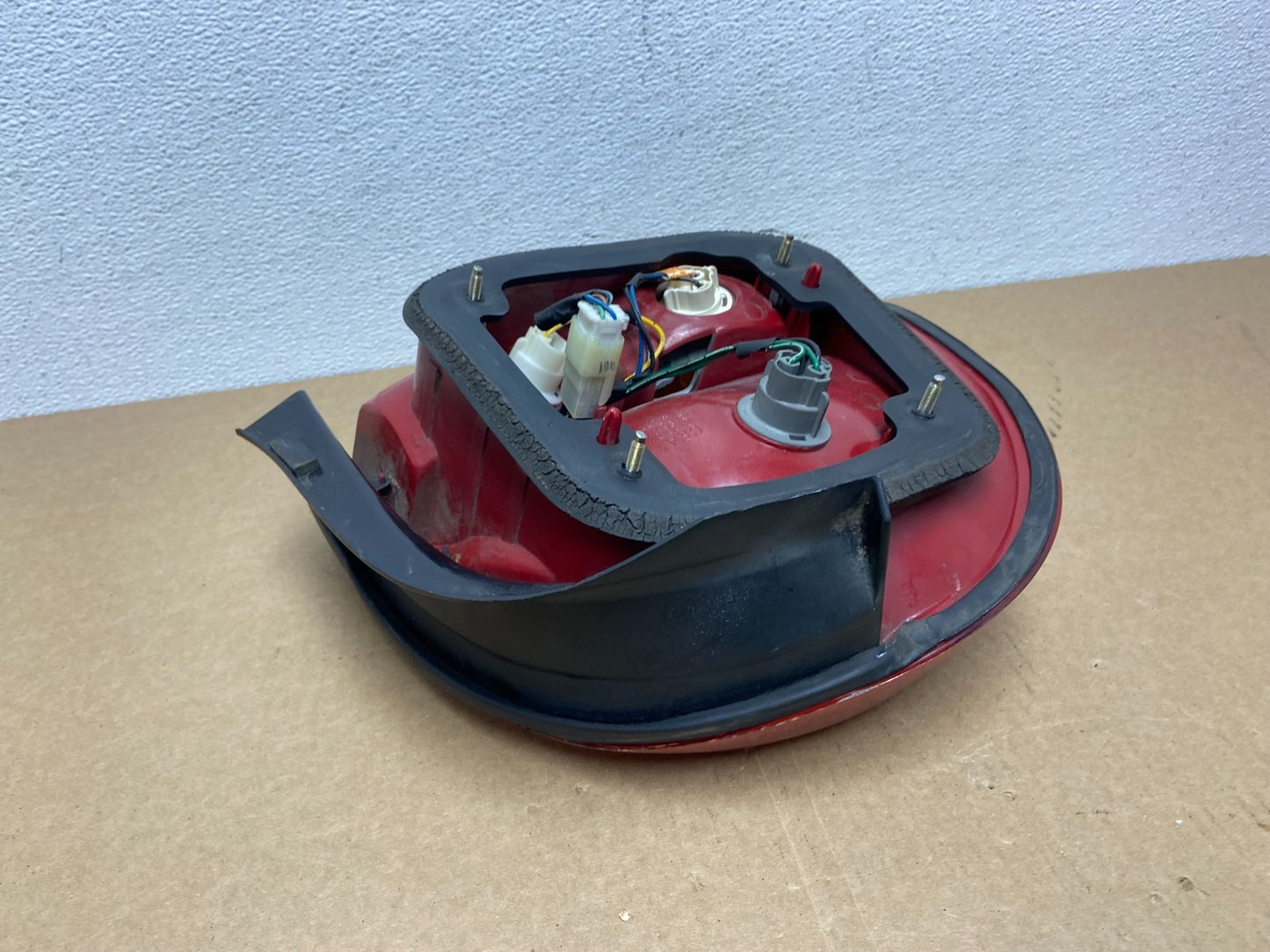1999 2000 2001 Hyundai Sonata Right Passenger Rh Side Tail Light Oem AB9974 DW6