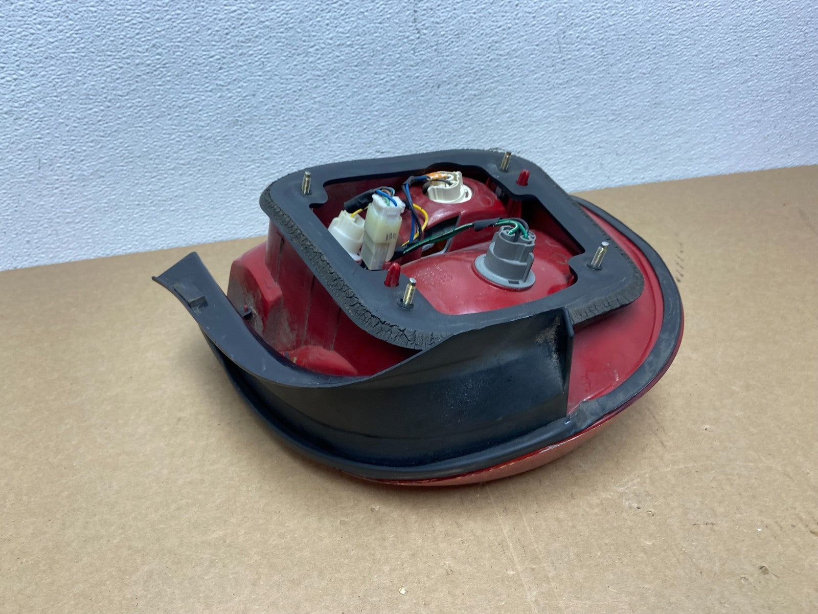 1999 2000 2001 Hyundai Sonata Right Passenger Rh Side Tail Light Oem AB9974 DW6
