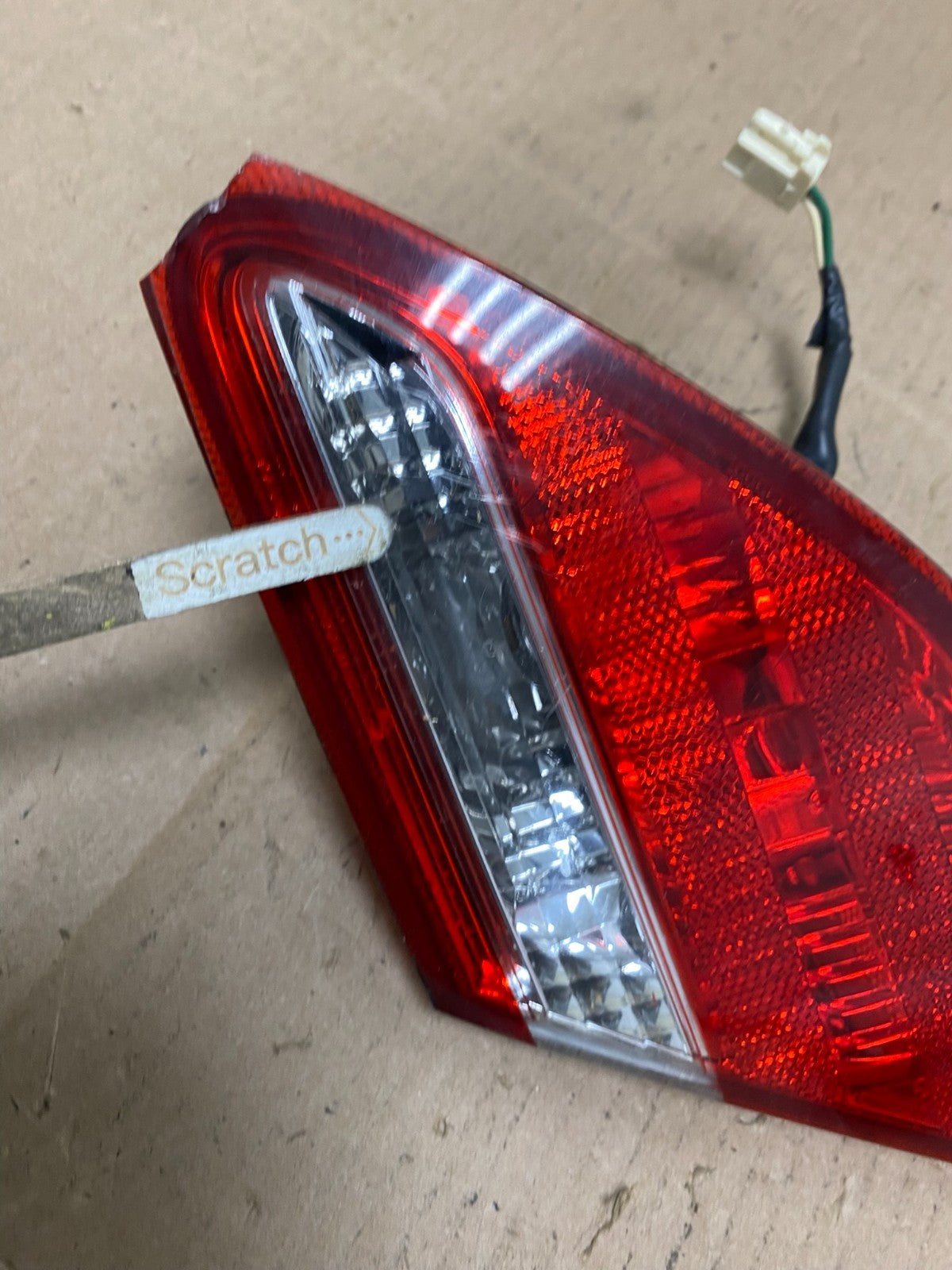 2008-2010 Toyota Avalon Right Passenger Side Tail Light Inner Oem W0742 DW3