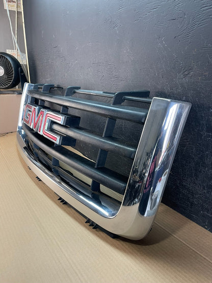 2007 to 2013 GMC Sierra 1500 Front Upper Chrome Grill Grille AE8596 DG1
