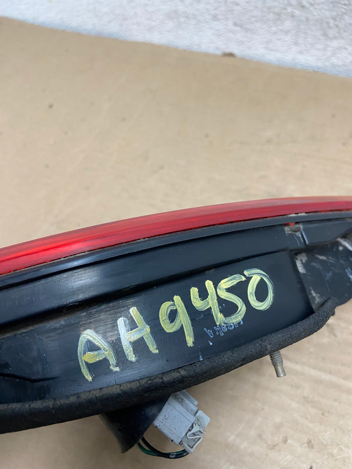 1998 to 2000 Honda Accord Right Passenger Side Inner Tail Light AH9450 LK7