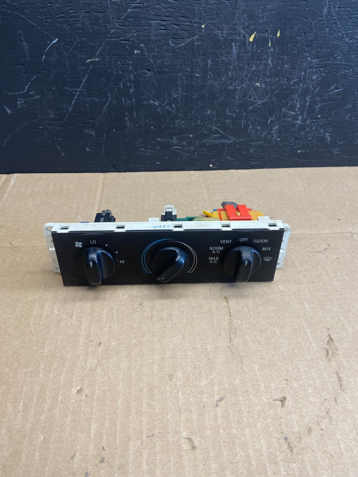 1994 to 1998 Ford Mustang Temperature Climate Control Heat A/C Dash AB92730