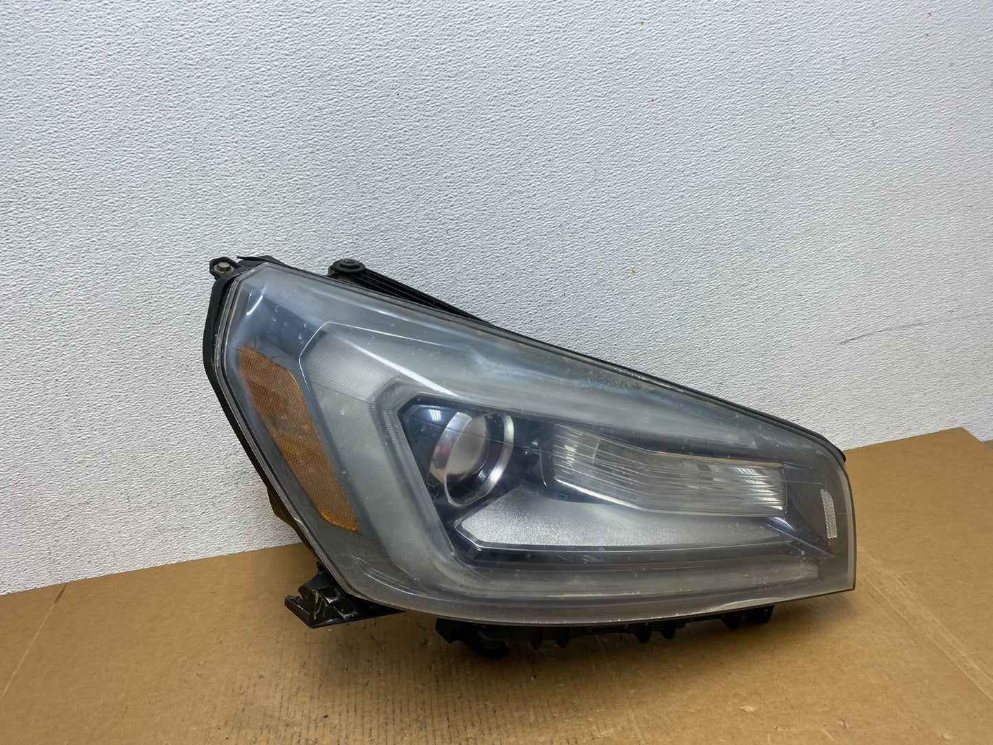 2013-2016 Gmc Acadia Right Passenger RH Side Led Halogen Headlight AE0550 DW0