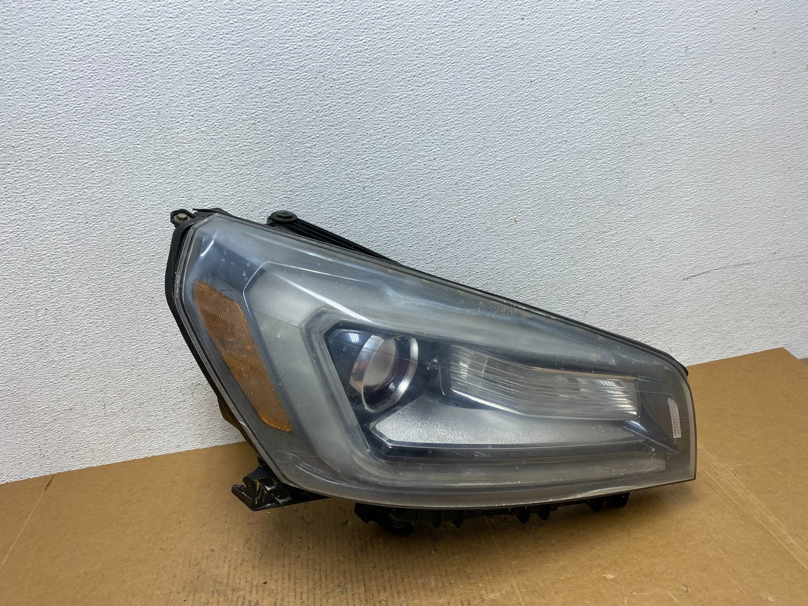 2013-2016 Gmc Acadia Right Passenger RH Side Led Halogen Headlight AE0550 DW0