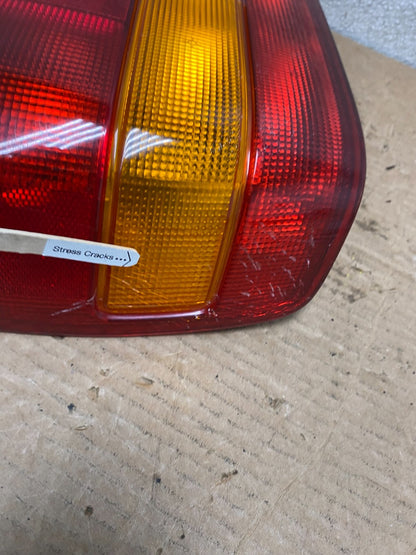 1993 to 1994 Volvo 850 Passenger Right Side Tail Light Sedan Z1532 PS4