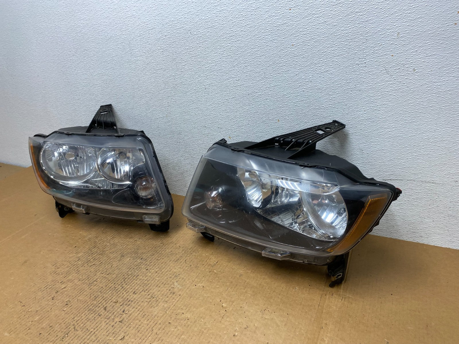 2011-2013 Jeep Grand Cherokee Left+Right Halogen Headlights AE1226 DW1