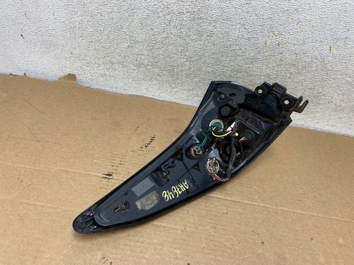 2015 to 2018 Nissan Murano Right Passenger RH Side Tail Light AH7848 LK5