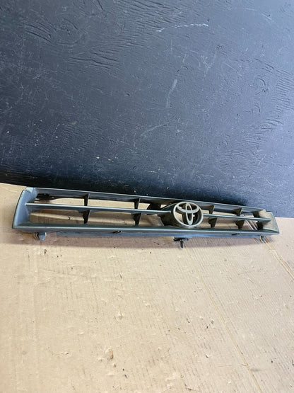 1992 1993 1994 Toyota Camry Front Upper Grill Grille AD8473 DG1