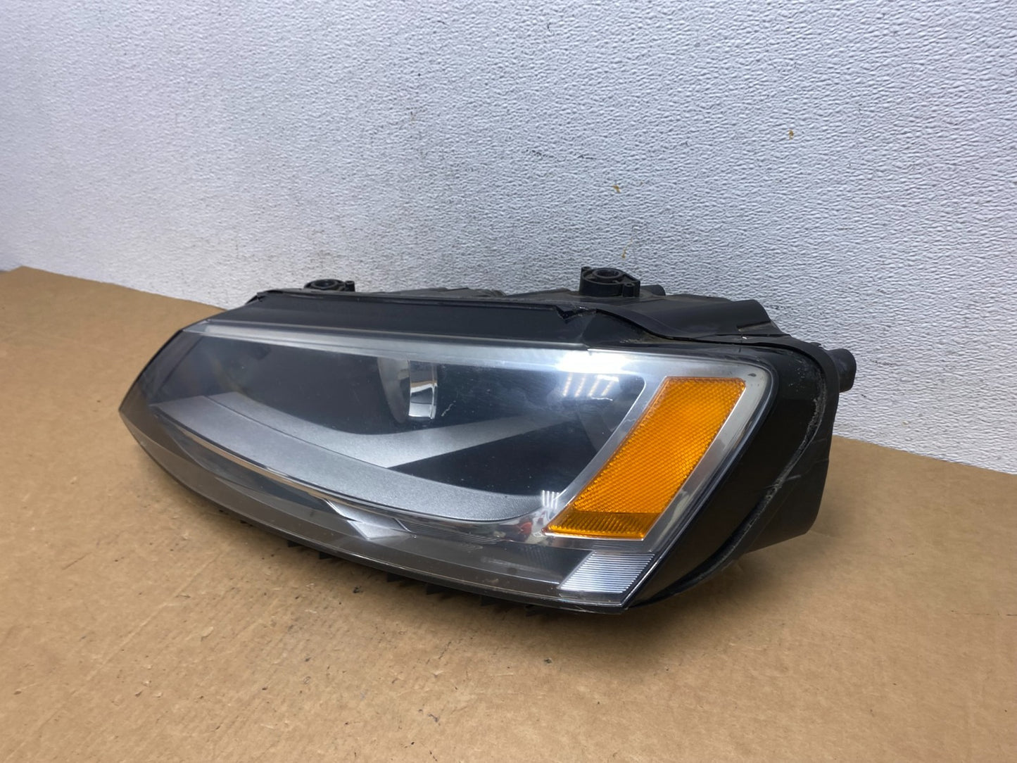 2011 to 2014 Volkswagen Jetta Left Driver LH Headlight Halogen AD4632 DW1