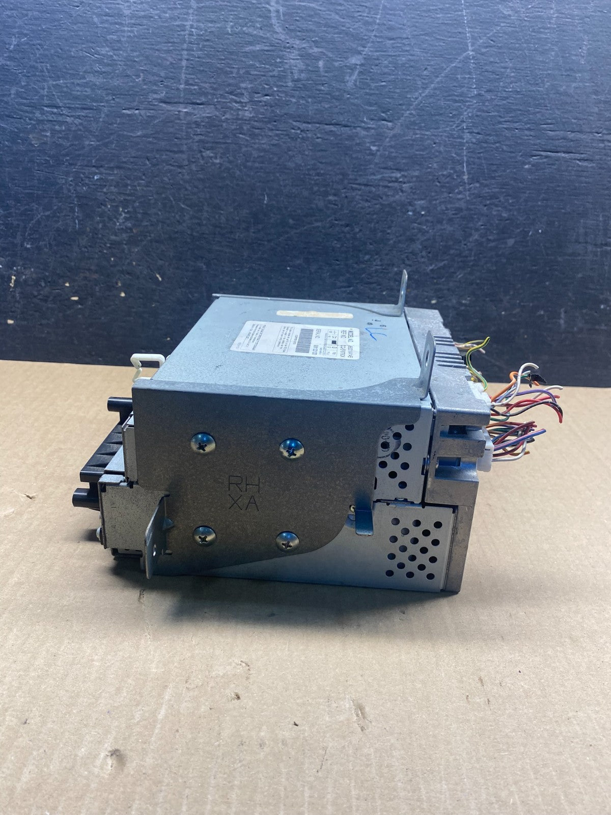 2008 to 2009 Subaru Tribeca CD Player Radio Receiver Control AG3796 DG1