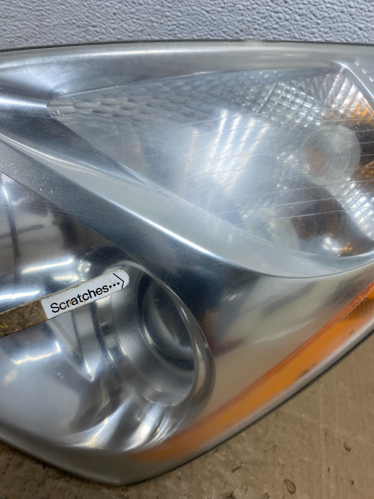 2008-2012 Kia Sedona Left Driver Lh Side Headlight Halogen Oem AC3947 DW3