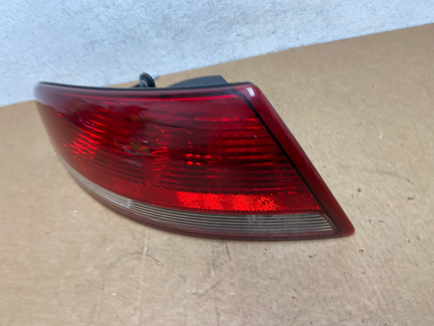 2001-2006 Chrysler Sebring Convertible Left Driver LH Tail Light AD6161 LK1