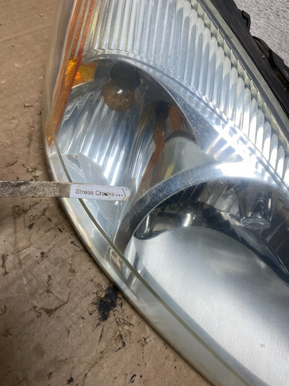 2000 to 2007 Ford Taurus Right Passenger RH Side Halogen Headlight AI9257 LK4