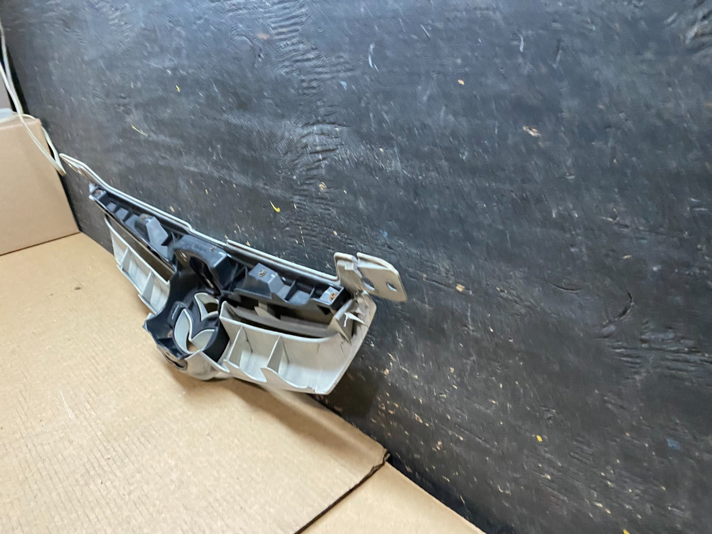 2006 2007 2008 Mazda Mazda 6 Front Grille Grill OEM V6994 DG7
