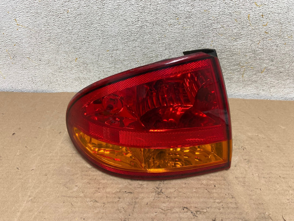 1999 to 2004 Oldsmobile Alero Left Driver LH Side Tail Light AI0973 LK0