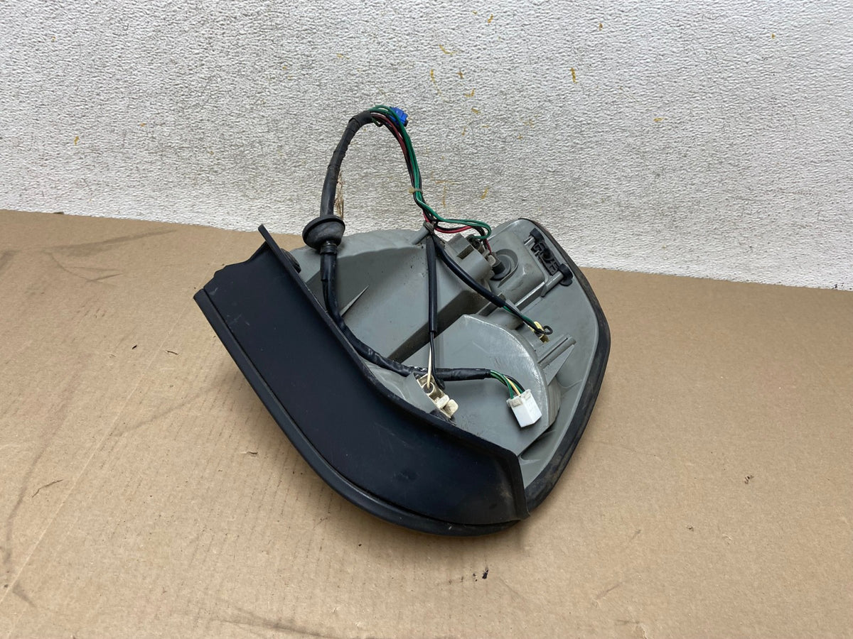2001 2002 2003 2004 Hyundai Santa Fe Right Passenger Rh Tail Light AH6683 LK4