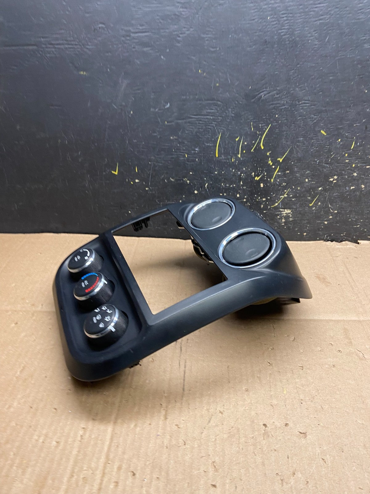 2011 to 2017 Jeep Compass Dash Climate Temperature Control Radio Bezel Y2361 DG2