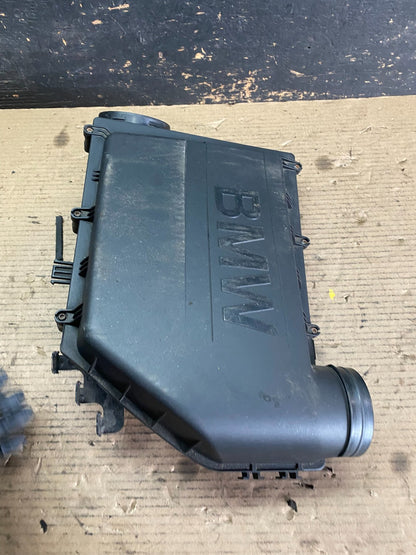 2007 to 2010 BMW X5 Air Intake Cleaner Filter Housing Box OEM S3717 DG2