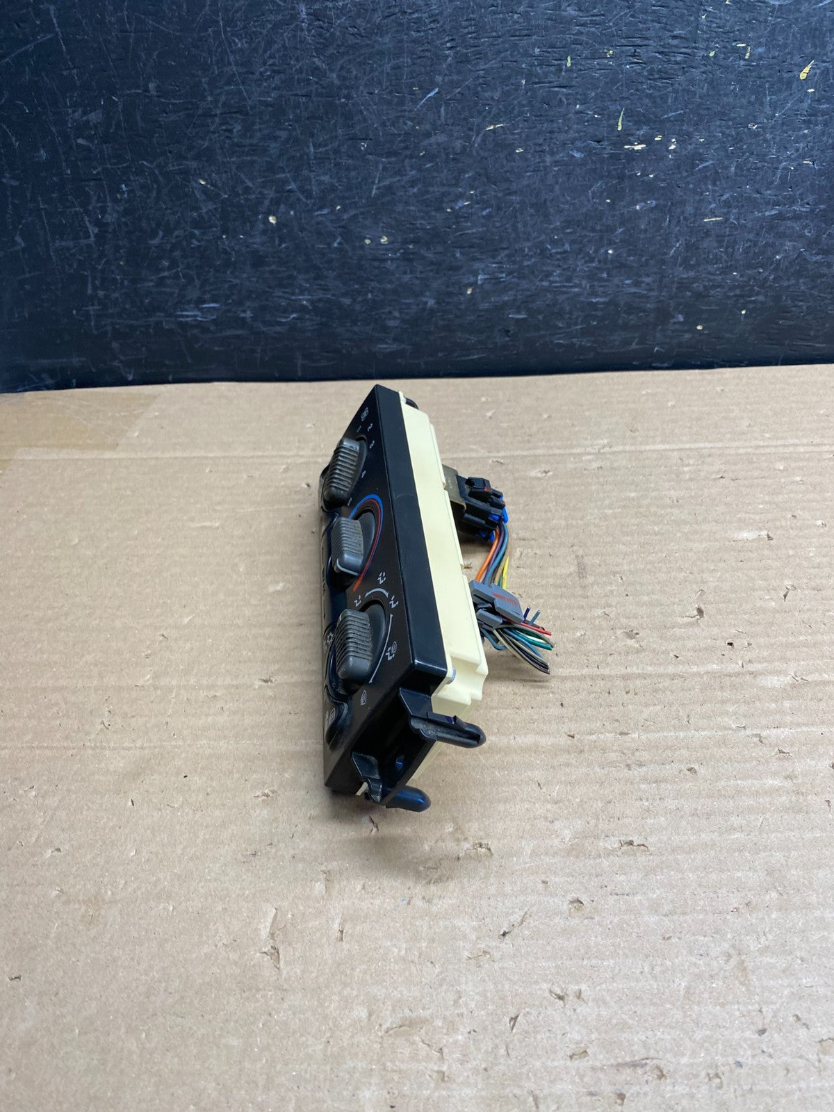 1999-2001 Chevrolet Tahoe AC Climate Control HVAC Rear Window Defogger ag6265 DG2