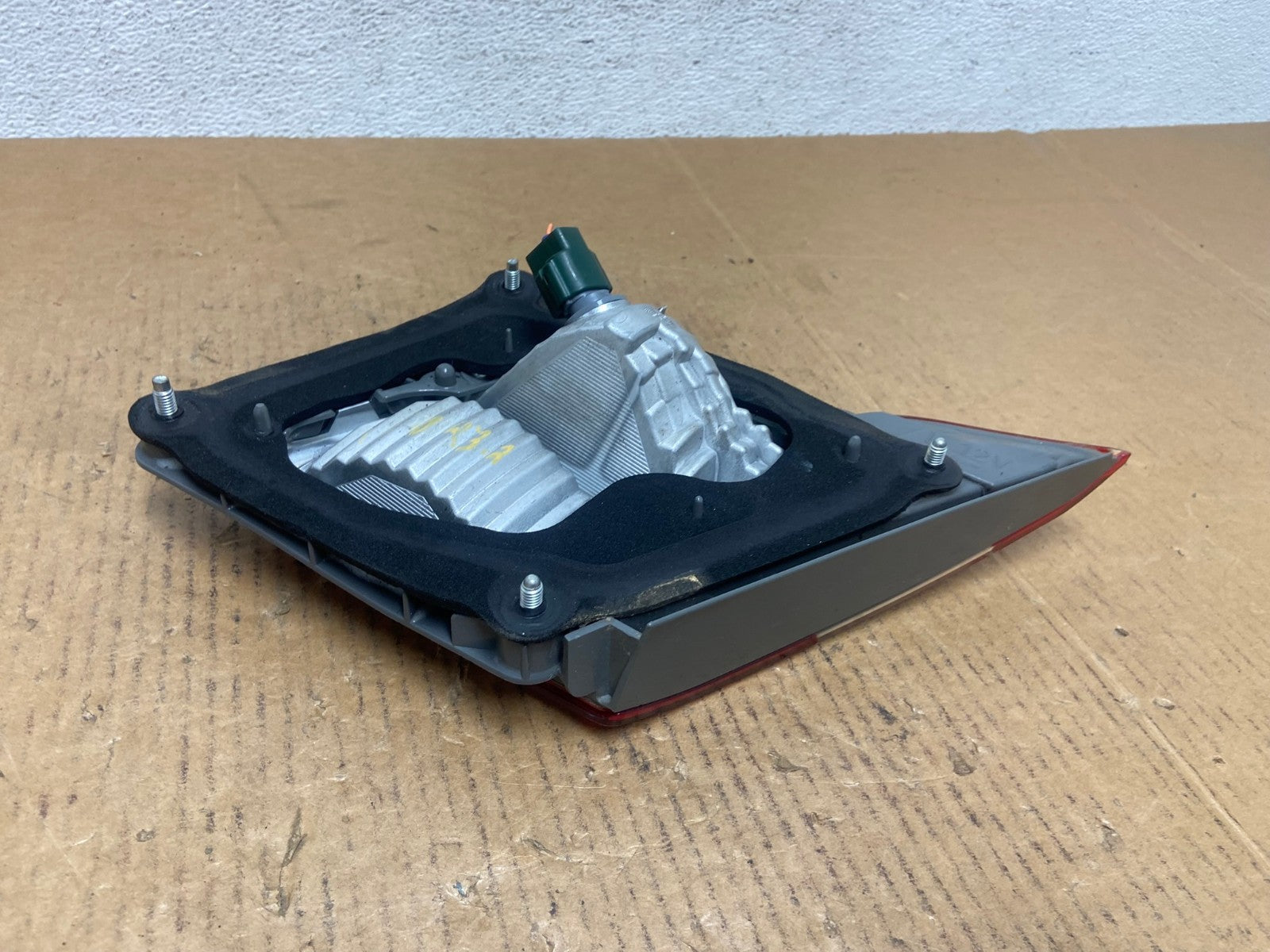 2011 2012 2013 Infiniti M37 M56 Left Driver LH Inner Tail Light AE0432 LK4