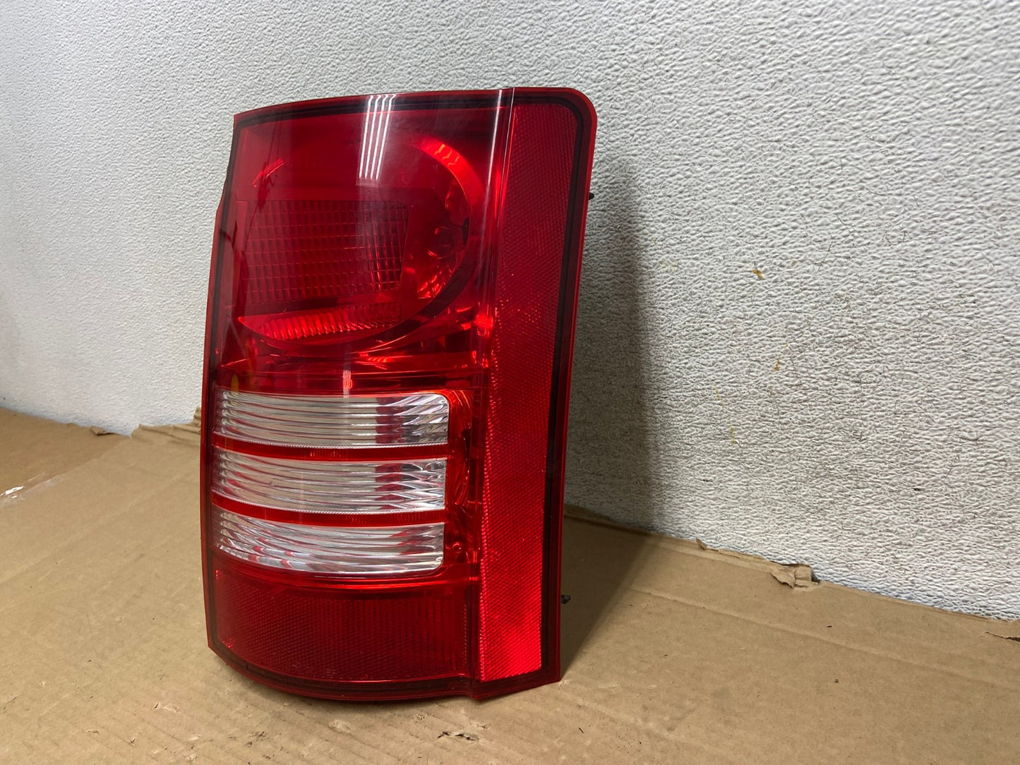 2008 - 2010 Chrysler Town And Country Right Passenger Tail Light AG9210 LK1