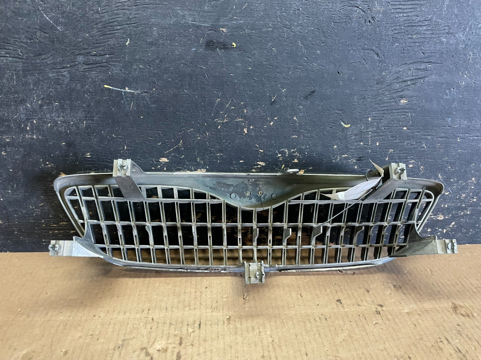 1998 1999 Mazda 626 Front Upper Grill Grille Oem AA5945 DG4