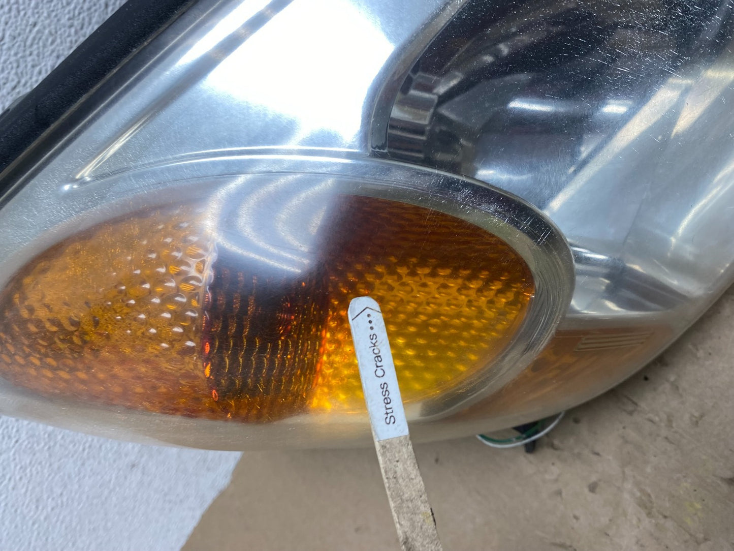 2004 2005 Toyota Rav4 Right Passenger RH Side Headlight Halogen AG6972 DW4