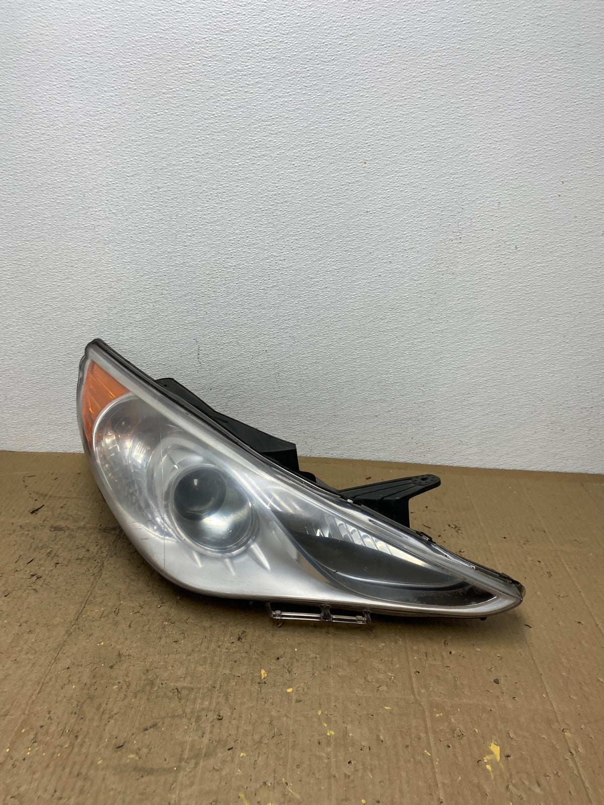2011 - 2014 Hyundai Sonata Right Passenger Rh Side Headlight Halogen AC0227 DW0