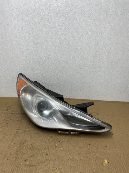 2011 - 2014 Hyundai Sonata Right Passenger Rh Side Headlight Halogen AC0227 DW0