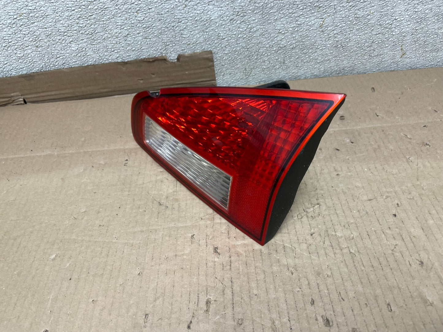2008 to 2014 Subaru Tribeca Right Passenger RH Tail Light Inner Oem U2898 DW1