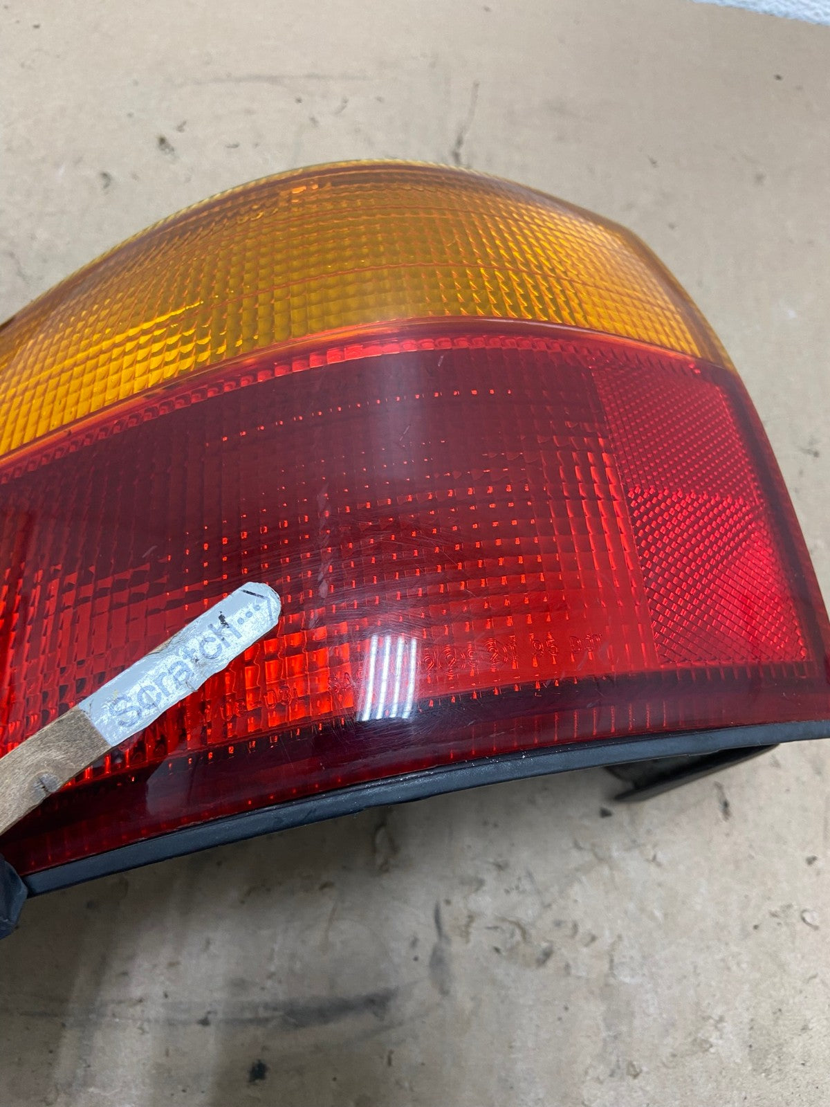 1998 1999 2000 Toyota Sienna Left Driver Tail light AG4960 LK3
