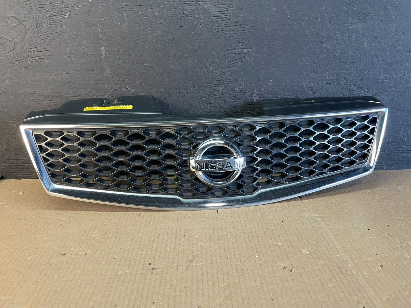 2010 to 2012 Nissan Sentra Front Upper Grill Grille AE3704 DG0