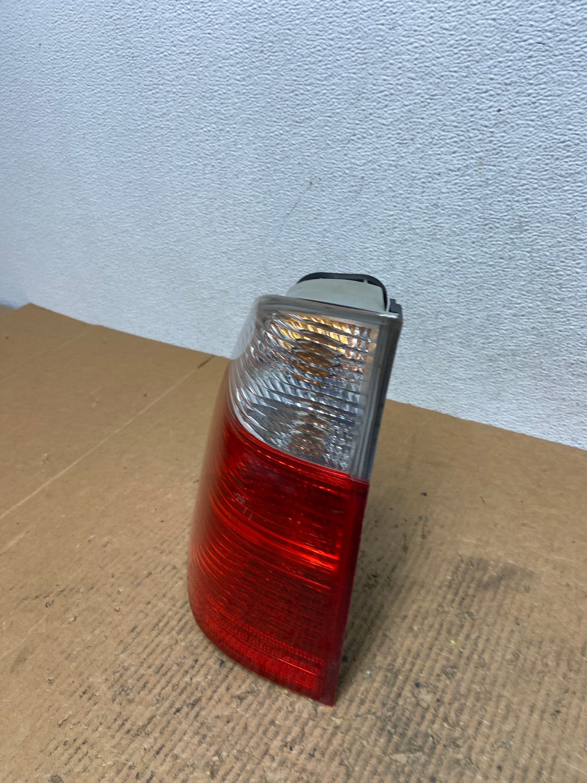 2004 2005 2006 BMW E53 X5 Left Driver Lh Side Tail Light AE1557 LK1