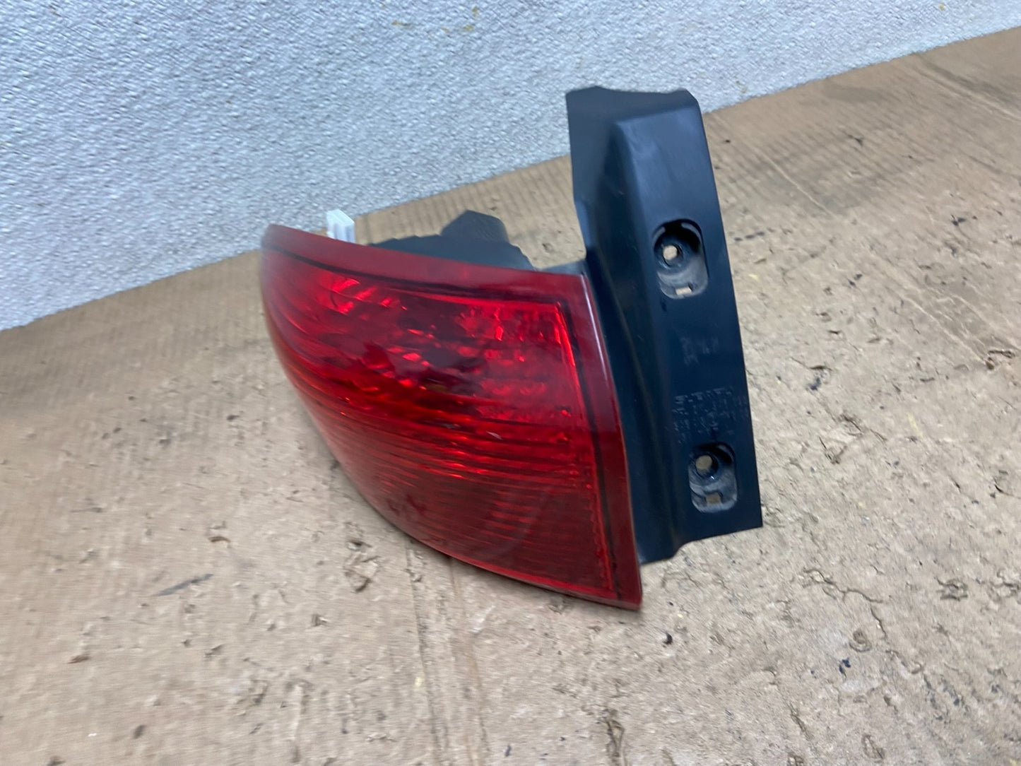 2006-2007 Subaru Tribeca B9 Left Driver Lh Side Tail Light Oem AA8425 LK1