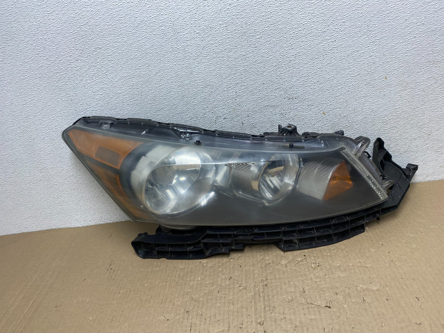 2008 to 2012 Honda Accord Sedan Right Passenger RH Headlight AE9701 DW0