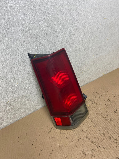 1996 - 1999 GMC Savana Express 1500 Van Left Driver Lh Tail Light Oem M9891 DW2