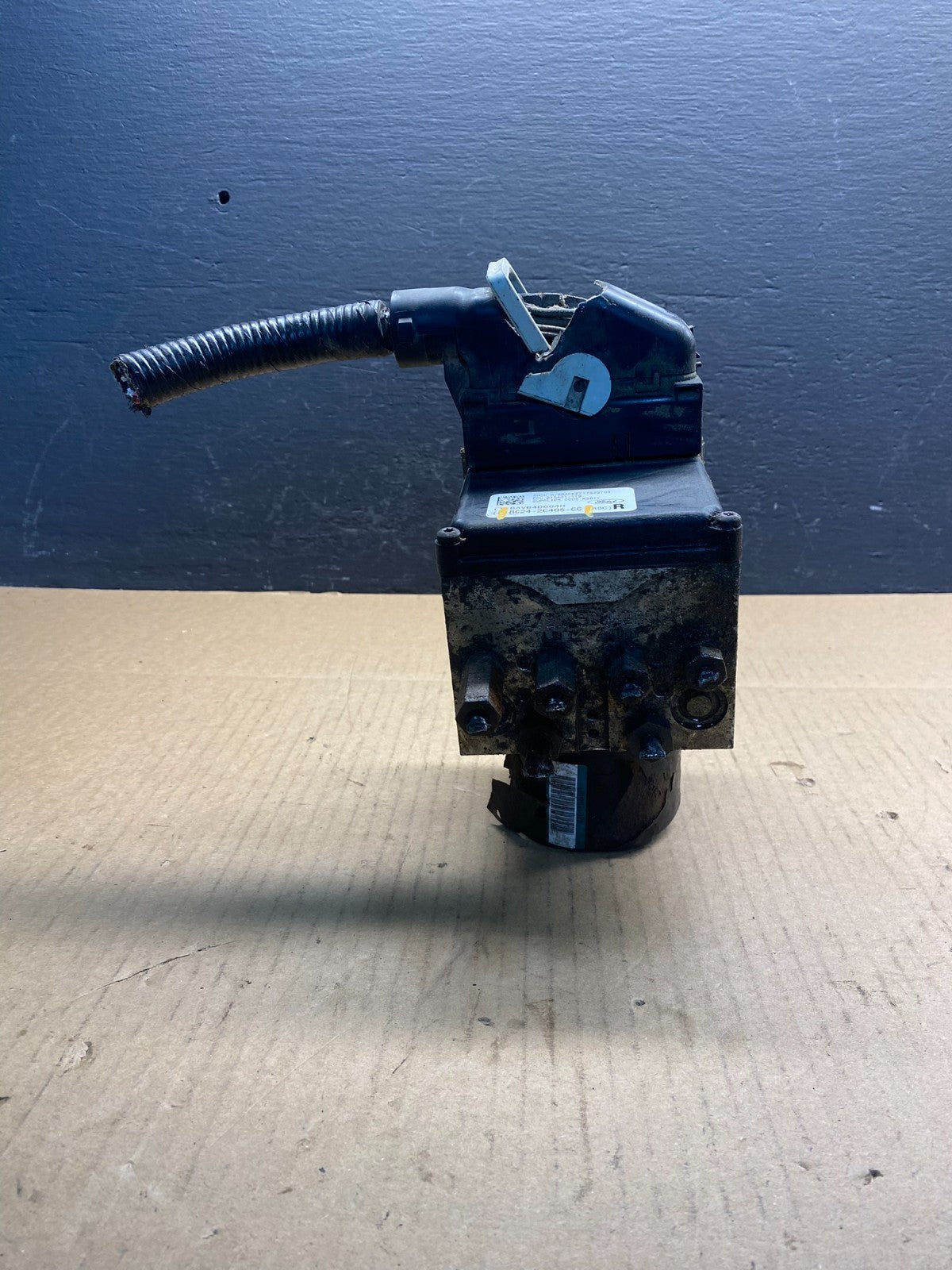 2011 - 2014 Ford E250 E350 Van  ABS Anti Lock Brake Pump Module Oem ac2469 DG1