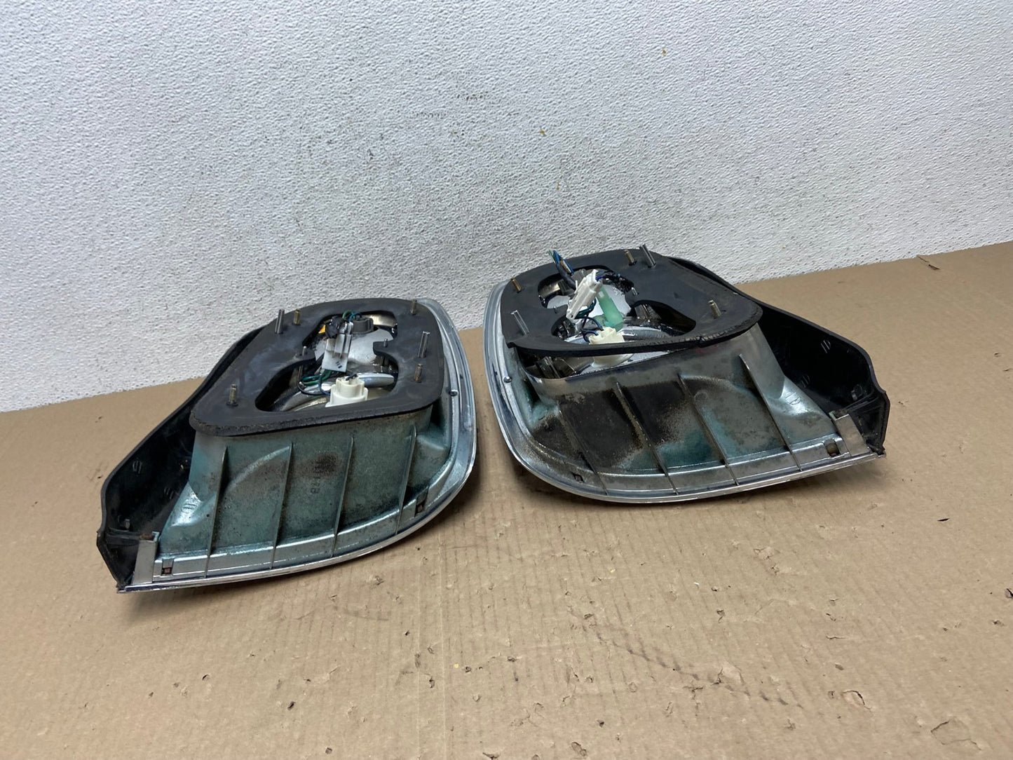 2001-2003 Hyundai XG300 XG350 XG Left+Right Side Tail Lights AE9590 LK8
