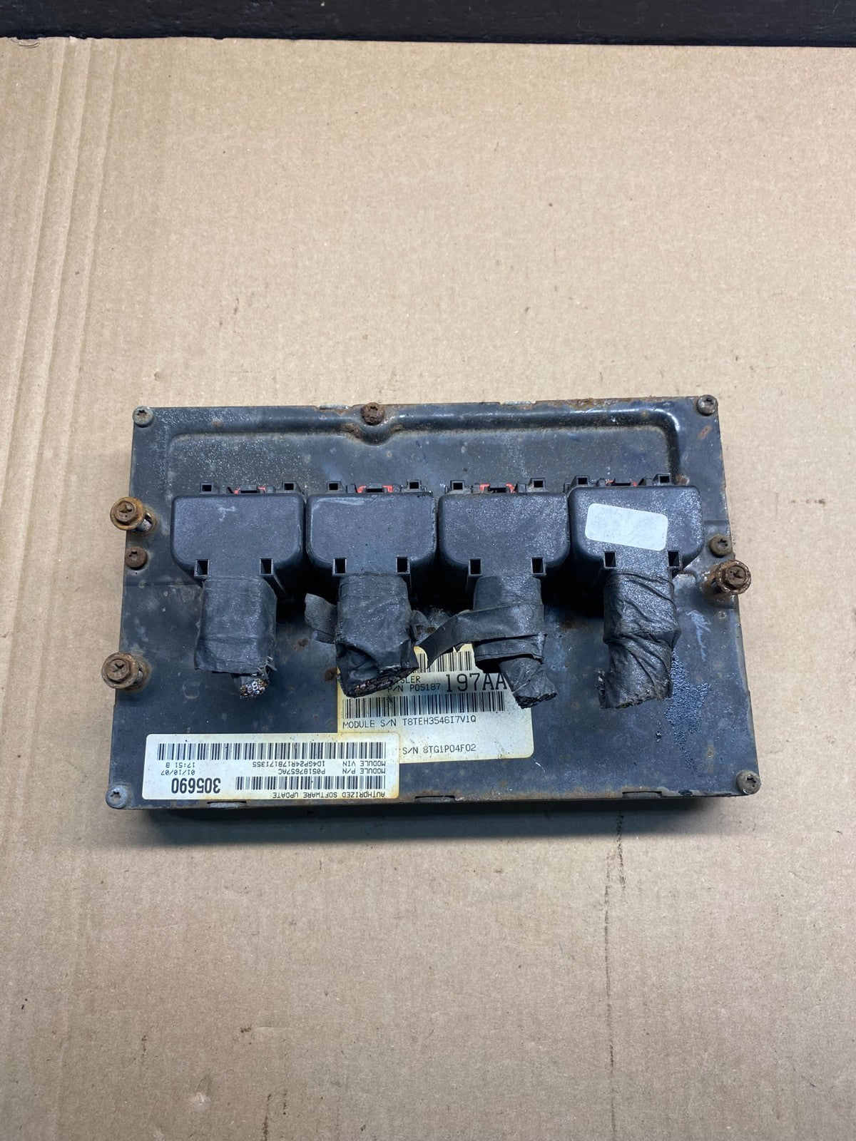 2005 Chrysler Caravan 3.3L Engine Control Unit ECU P05187657AC AE6287 DW0
