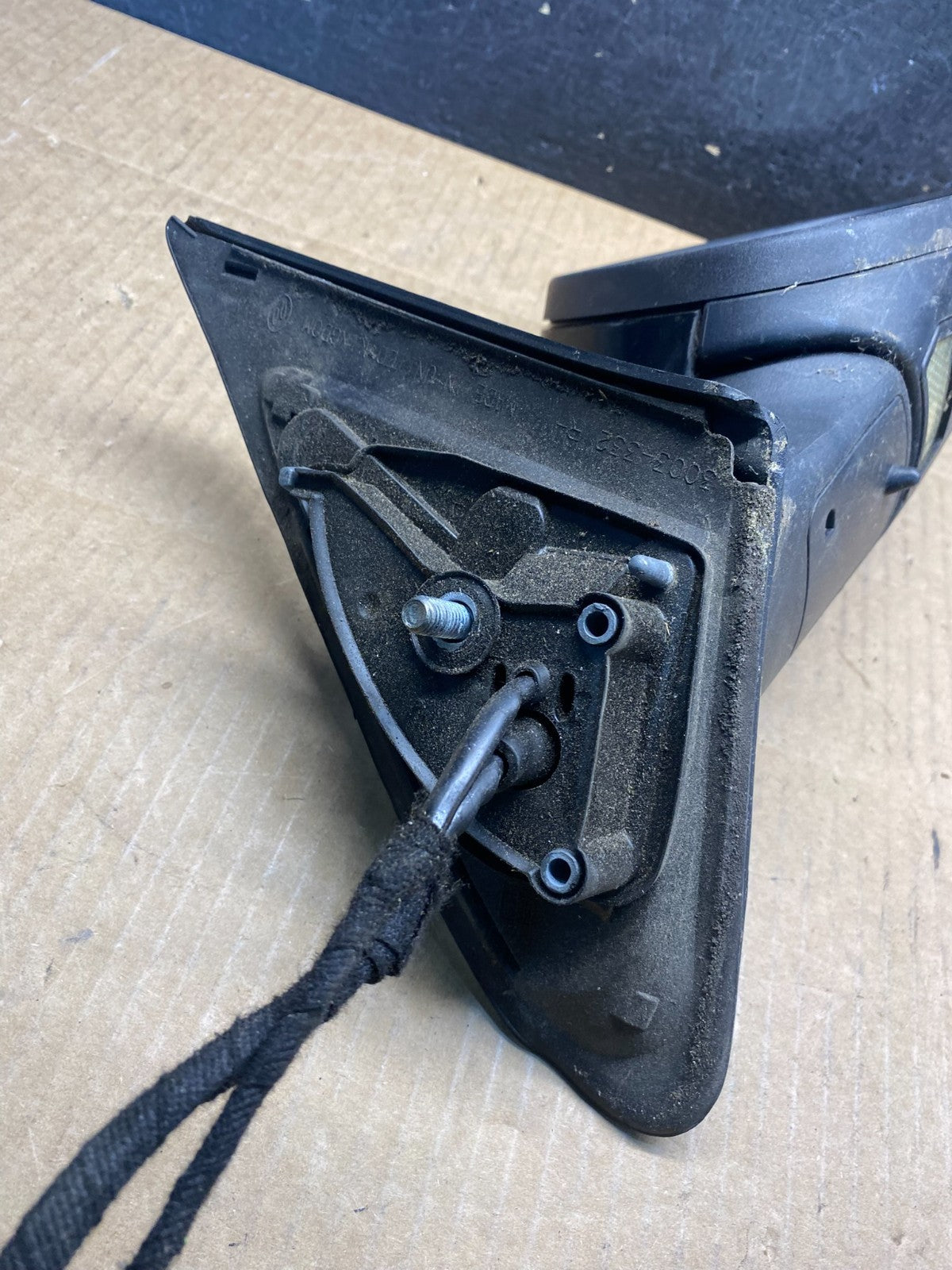 2004 to 2006 Volvo V70 Right Passenger RH Side Door Mirror AG7284 DW4