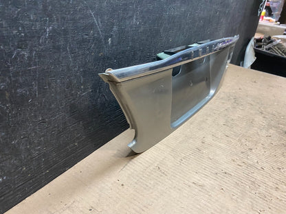 2000 2001 Infiniti I30 Rear Trunk Deck Lid Finish Panel License Plate Trim J73012