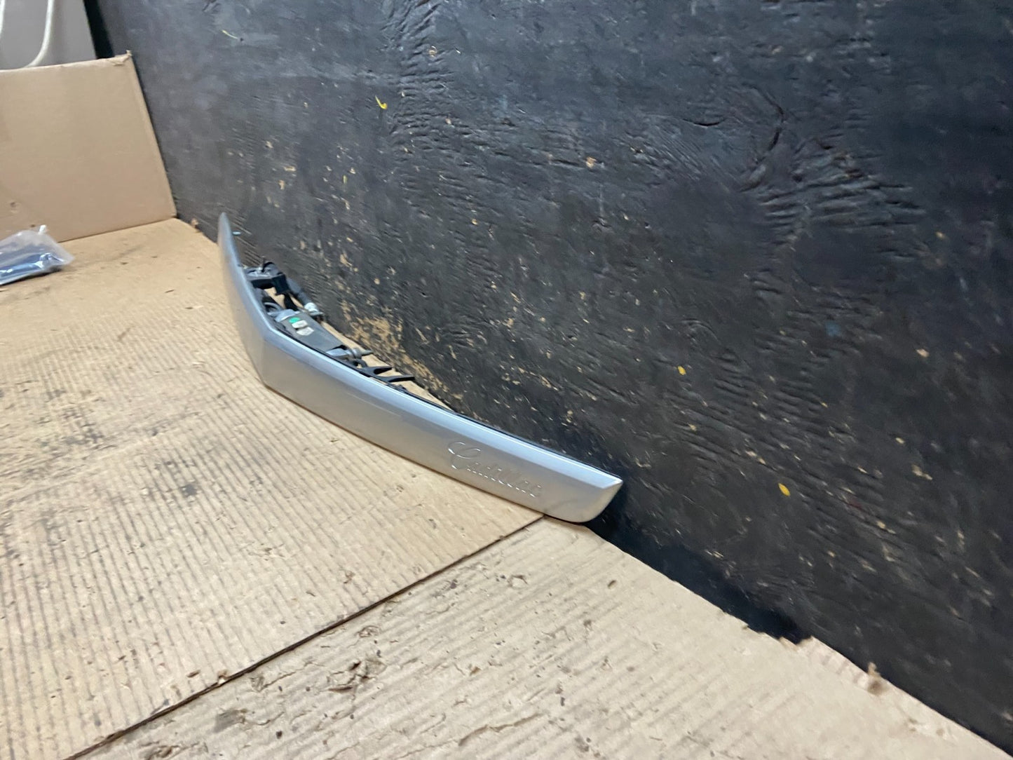 2013-2017 Cadillac XTS Trunk LID Handle Chrome Spoiler With Camera OEM V9485 DG1