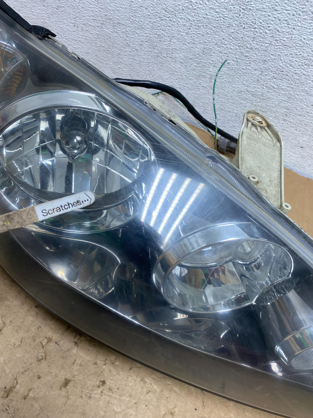 2005 to 2006 Toyota Camry Right Passenger RH Halogen Headlight AD3048 DW3
