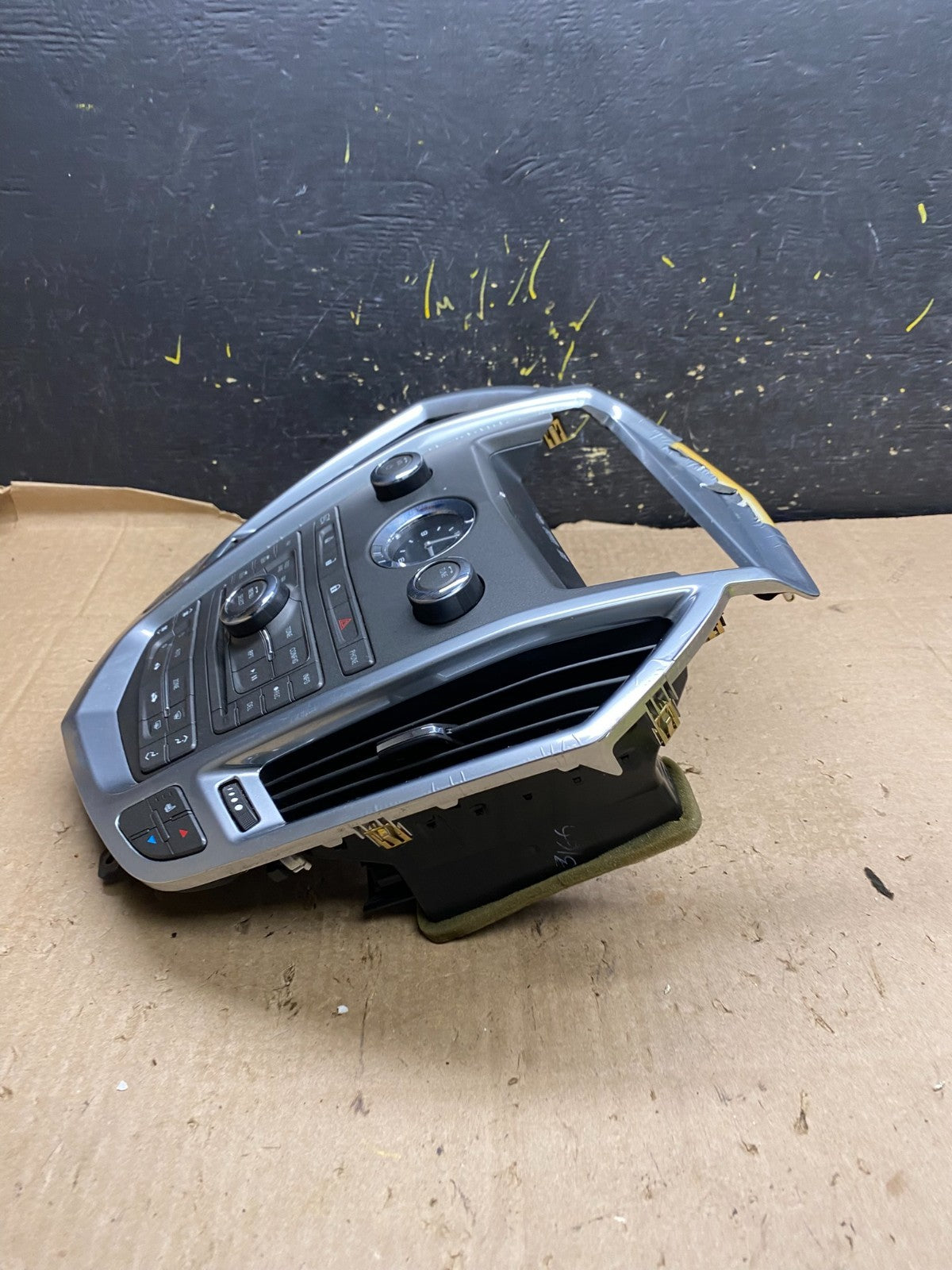 2011-2012 Cadillac SRX A/C Heater Radio Climate Control Panel Bezel OEM Z1748 DG3