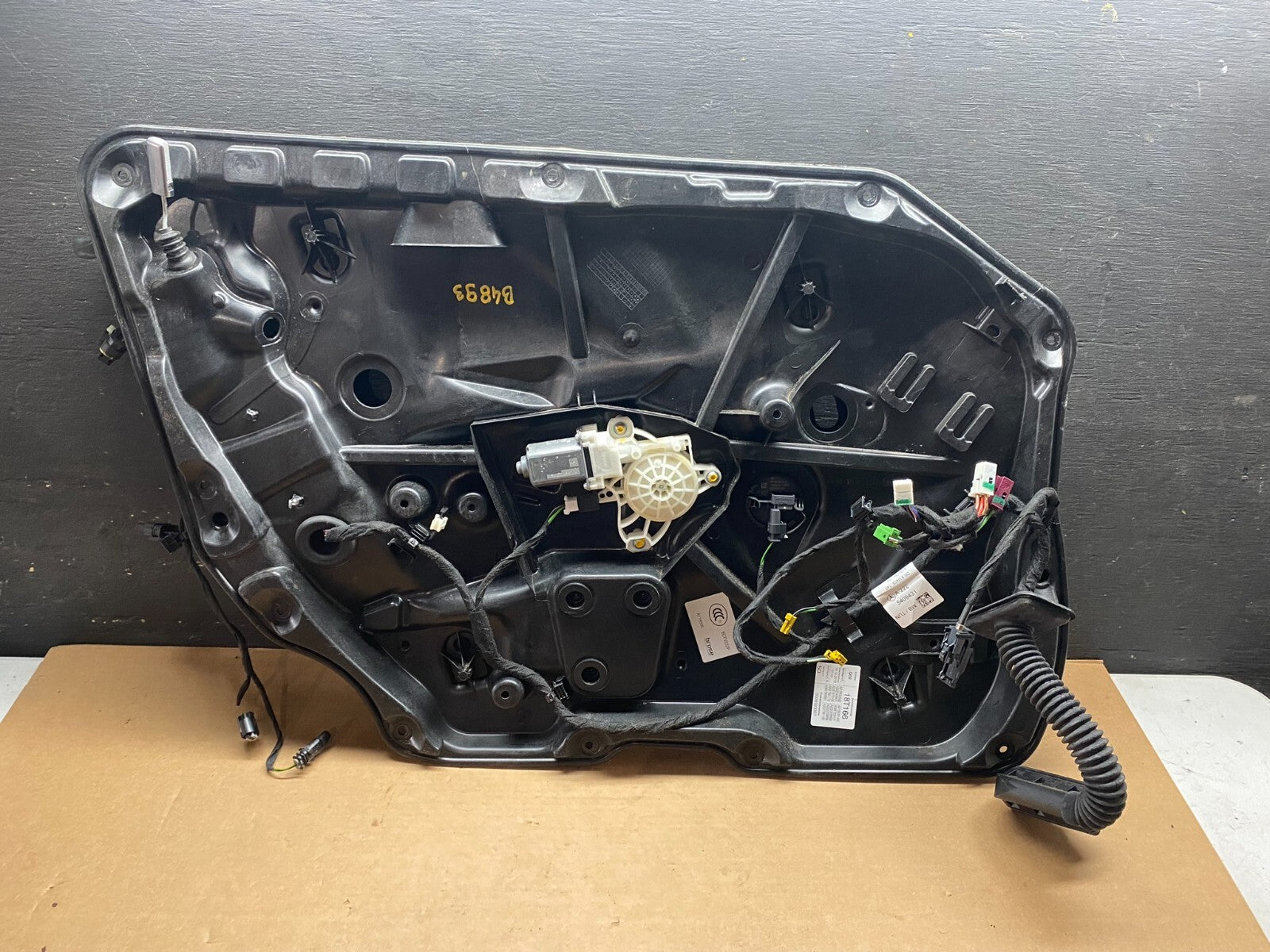 2014 to 2020 Mercedes-Benz W222 Front Left Side Window Regulator Panel L82390