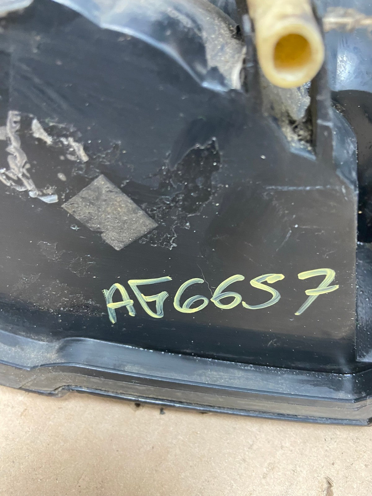 1999-2004 Ford Mustang Right Passenger Rh Side Tail Light AG6657 LK8