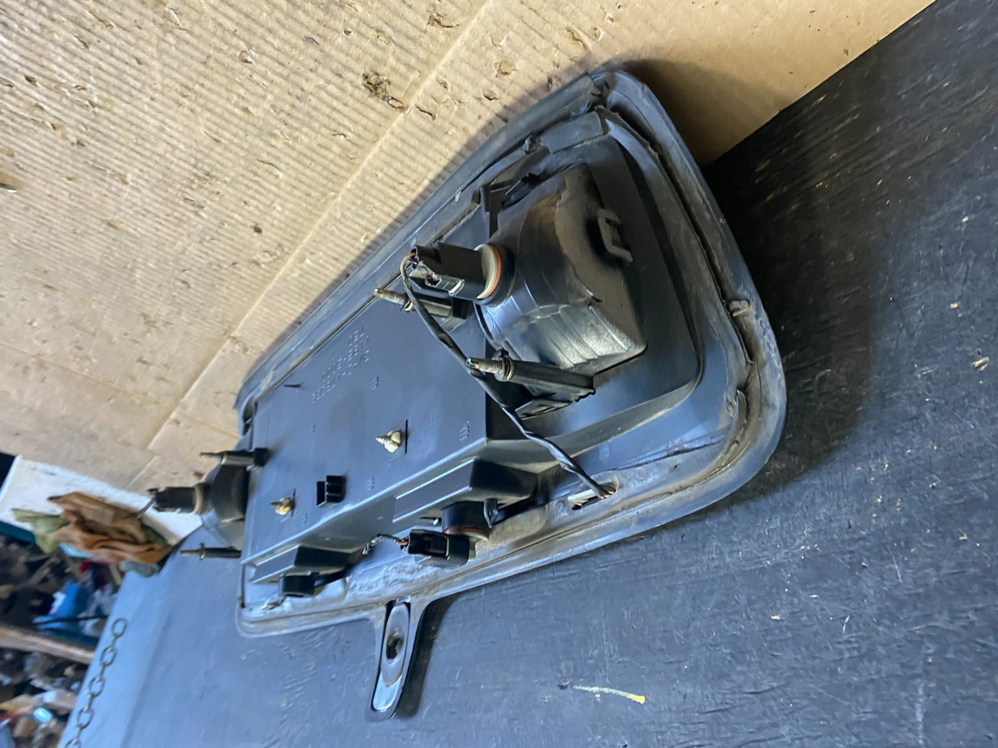 2003- 2006 Lincoln LS Rear Finish Panel Trunk Panel Chrome T6849 DG7