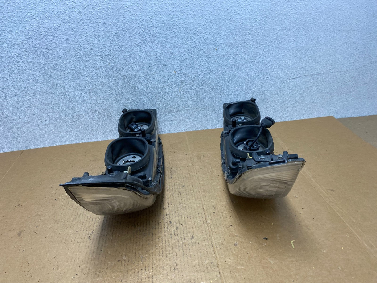 1997 to 1999 Buick Lesabre Left+Right Halogen Headlights AE0596 DW6
