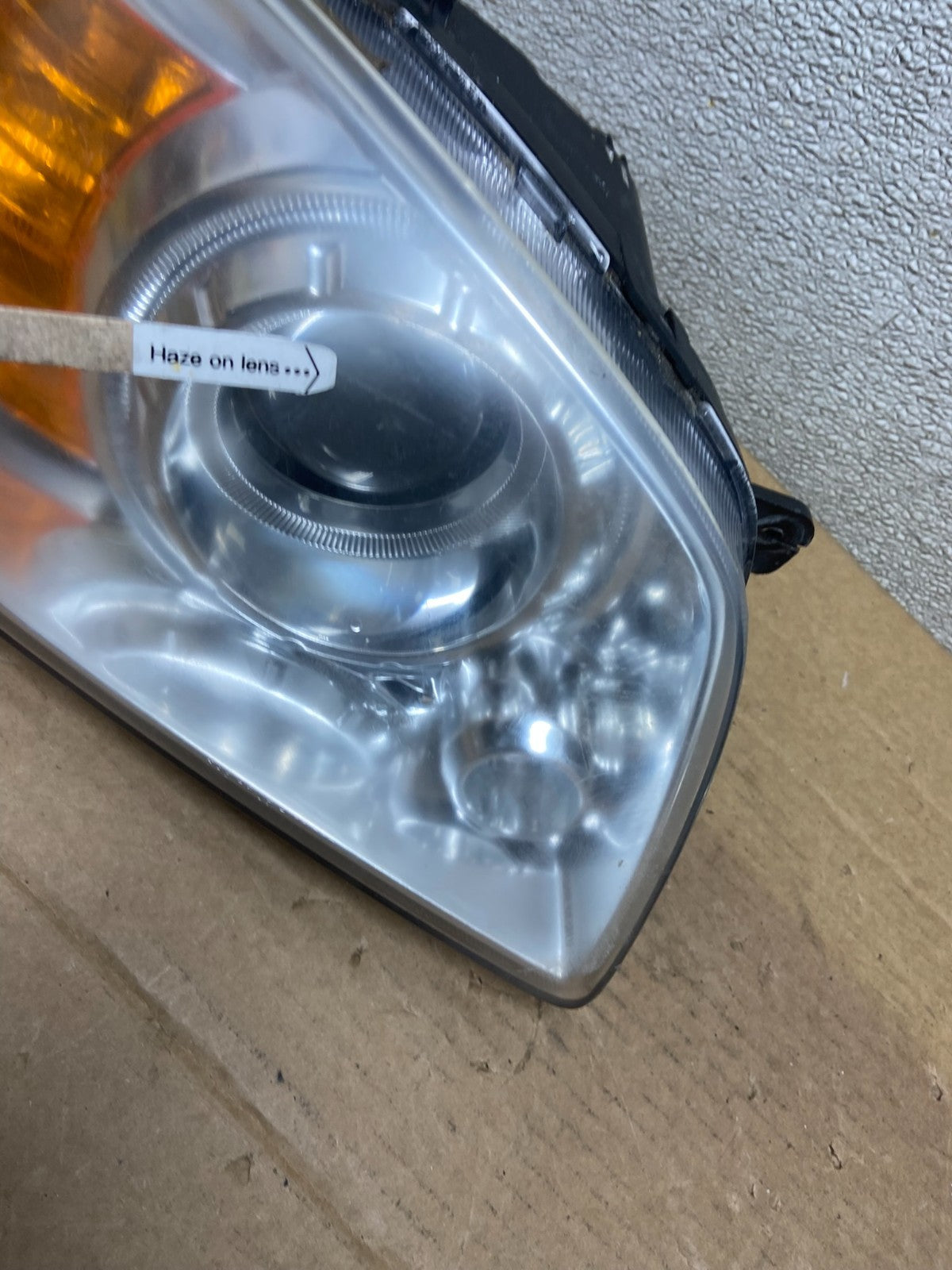 2003-2004 Kia Optima Right Passenger RH Side Headlight Halogen AB5118 DG4